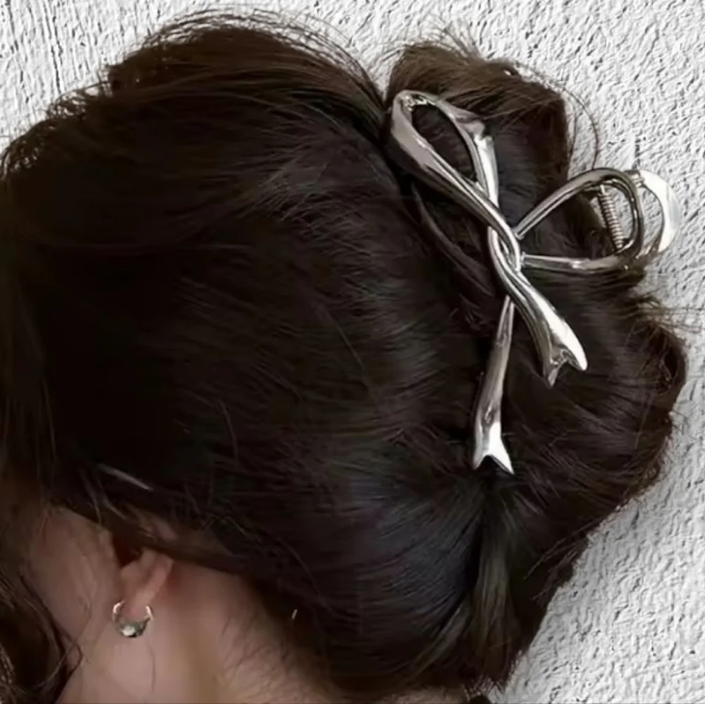 Sleek Metal Bow Hair Claw Clip Set Silver Gun Metal With Gift Bag NWOT
